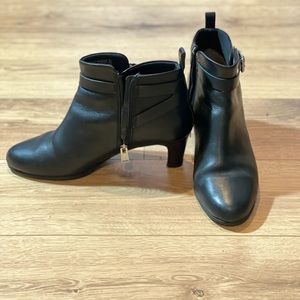 Rockport Ankle Zipper Leather Boots. US size 9.